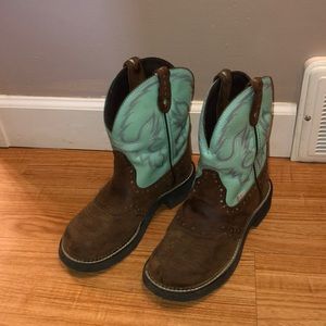 Women’s Cowgirl Boots, Round-Toed